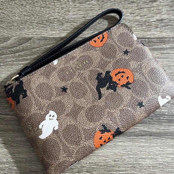 Coach Wristlet Sig Canvas With Halloween Print NWT - Picture 6 of 7